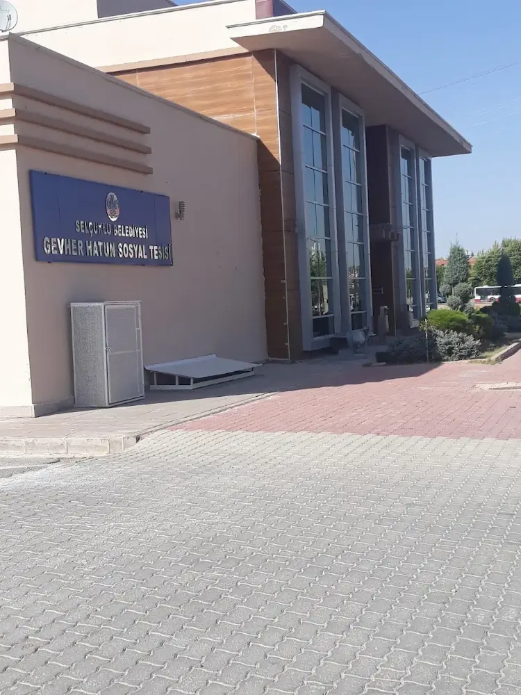 SELÇUKLU BELEDİYESİ GEVHER HATUN SOSYAL TESİSİ — Yüzme Havuzları, Selçuklu · fotoğraf 2