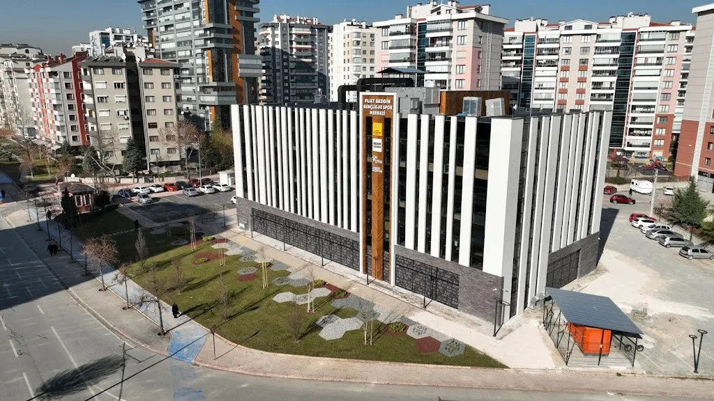 Spor Konya Fuat Sezgin Spor Merkezi — Yüzme Havuzları, Selçuklu · fotoğraf 1
