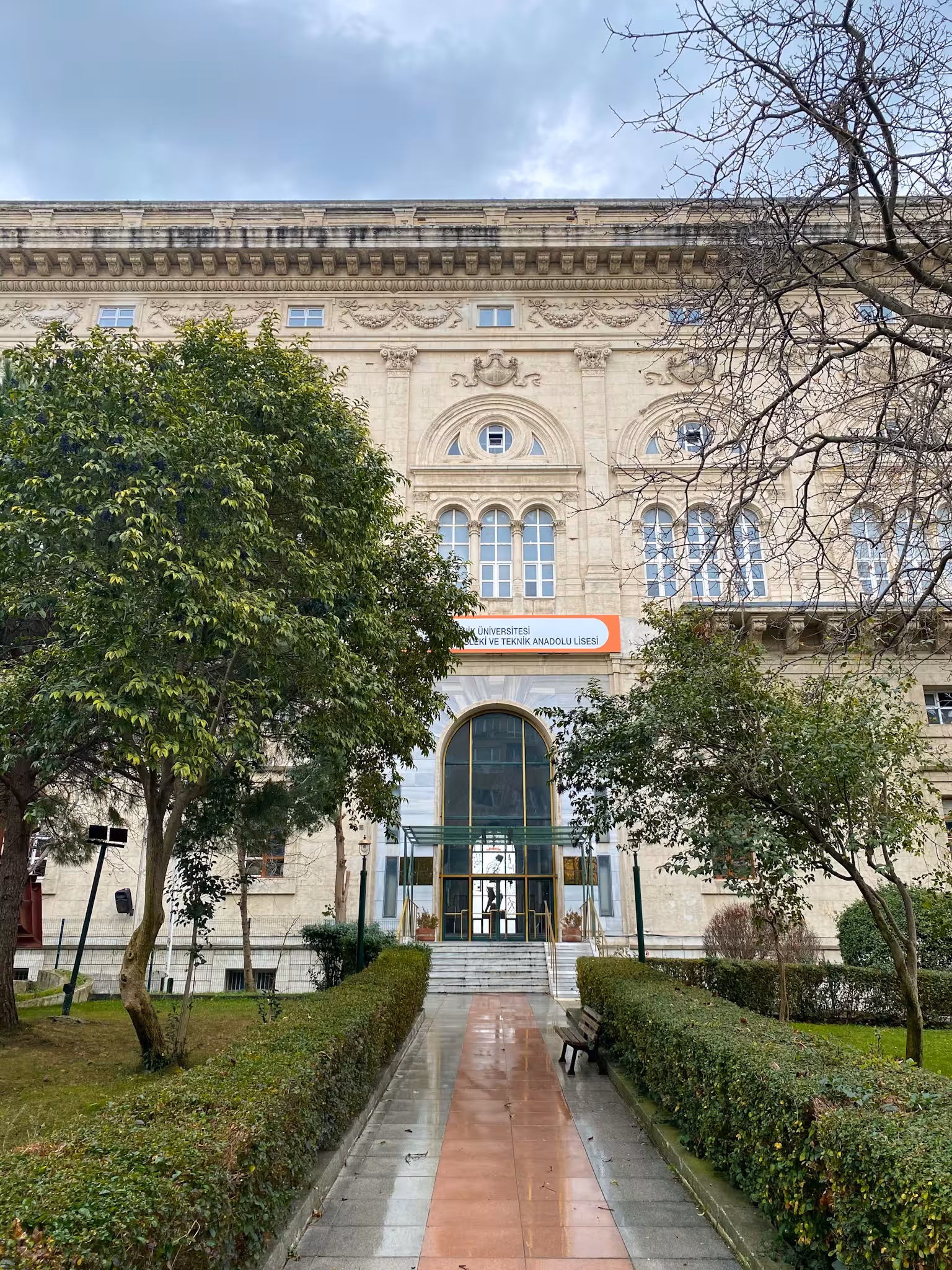 Yıldız Teknik Üniversitesi Maçka Mesleki ve Teknik Anadolu Lisesi - görsel 1