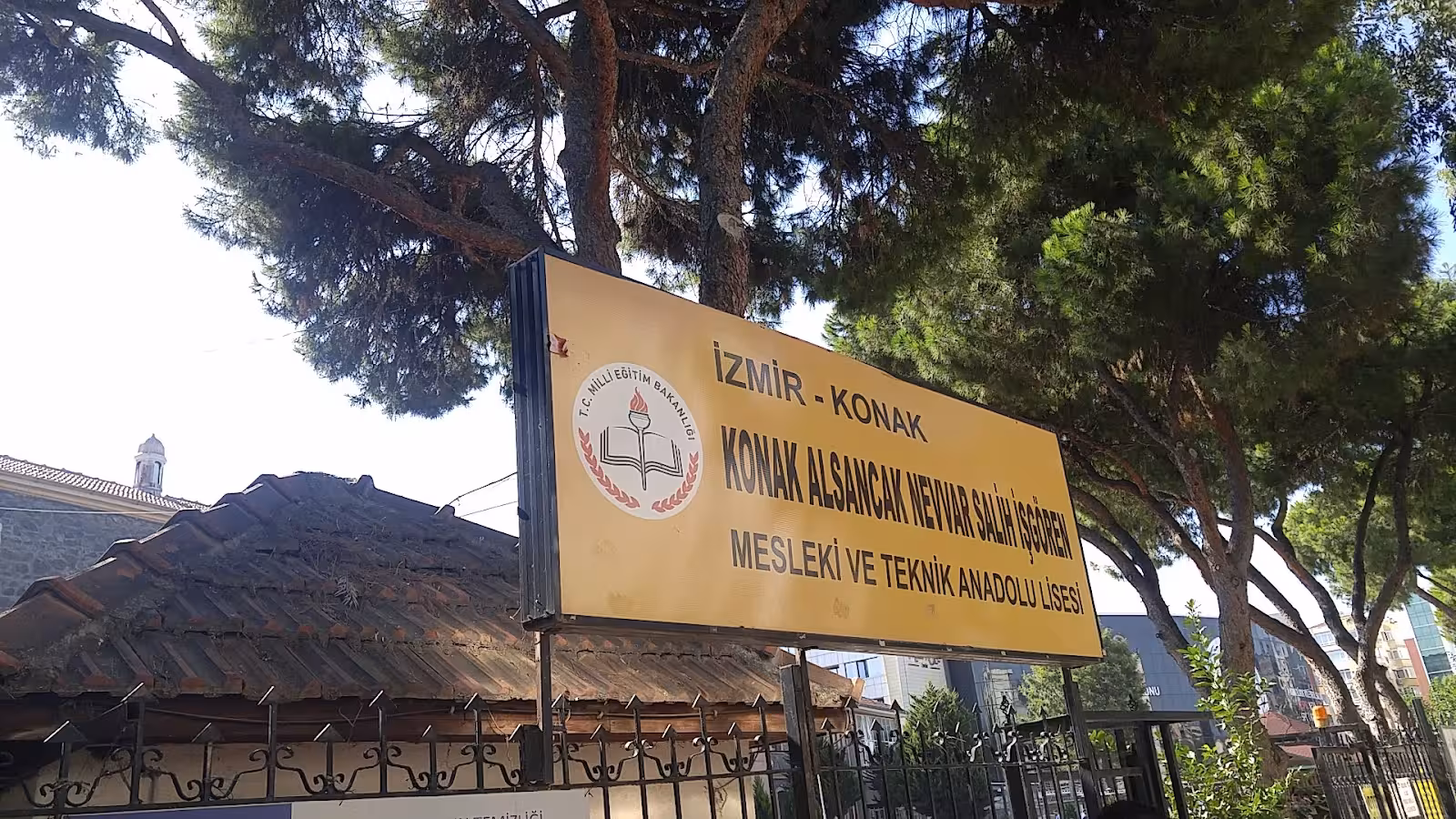 Alsancak Nevvar Salih İşgören Mesleki ve Teknik Anadolu Lisesi - görsel 3