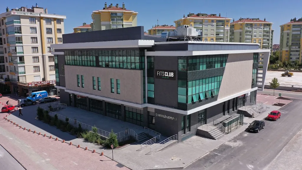 Yazır - Fit's Club — Yüzme Havuzları, Selçuklu · fotoğraf 1