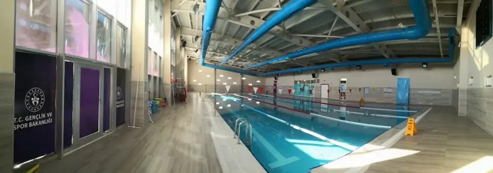 Beyşehir Yarı Olimpik Yüzme Havuzu — Yüzme Havuzları, Beyşehir · fotoğraf 2
