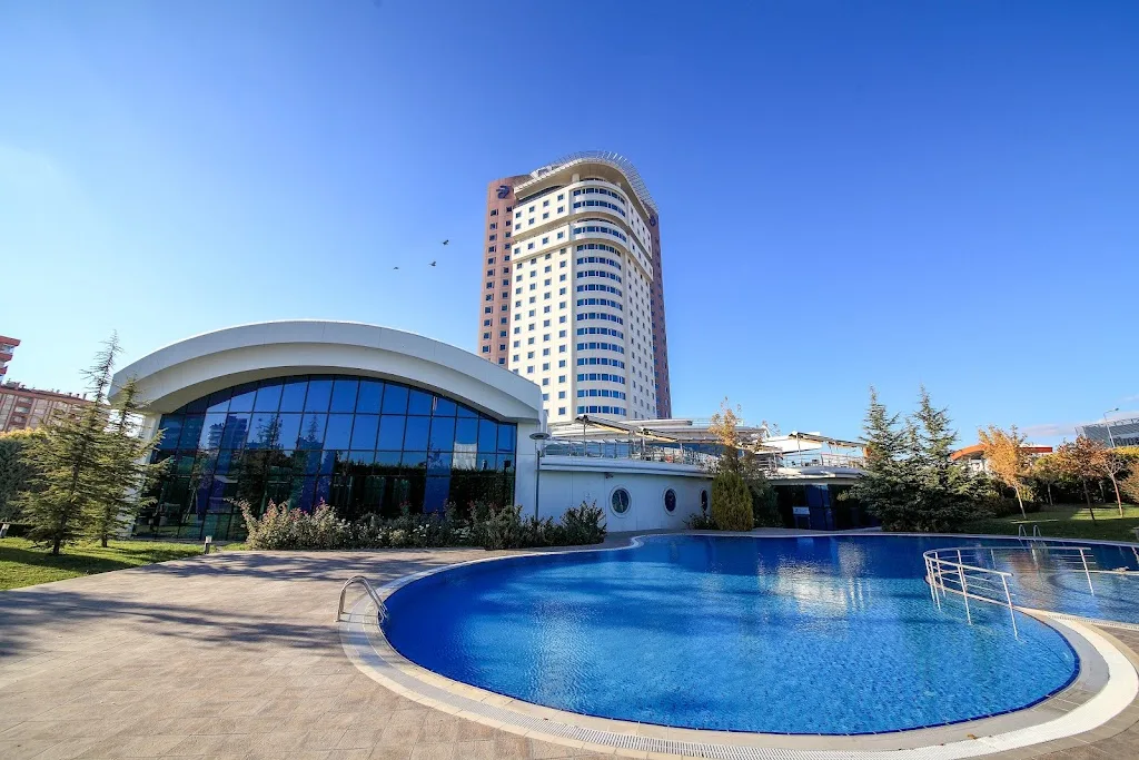 Dedeman Konya Hotel & Convention Center — Yüzme Havuzları, Selçuklu · fotoğraf 1