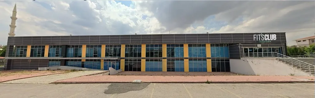 Sancak - Fit's Club — Yüzme Havuzları, Selçuklu · fotoğraf 1
