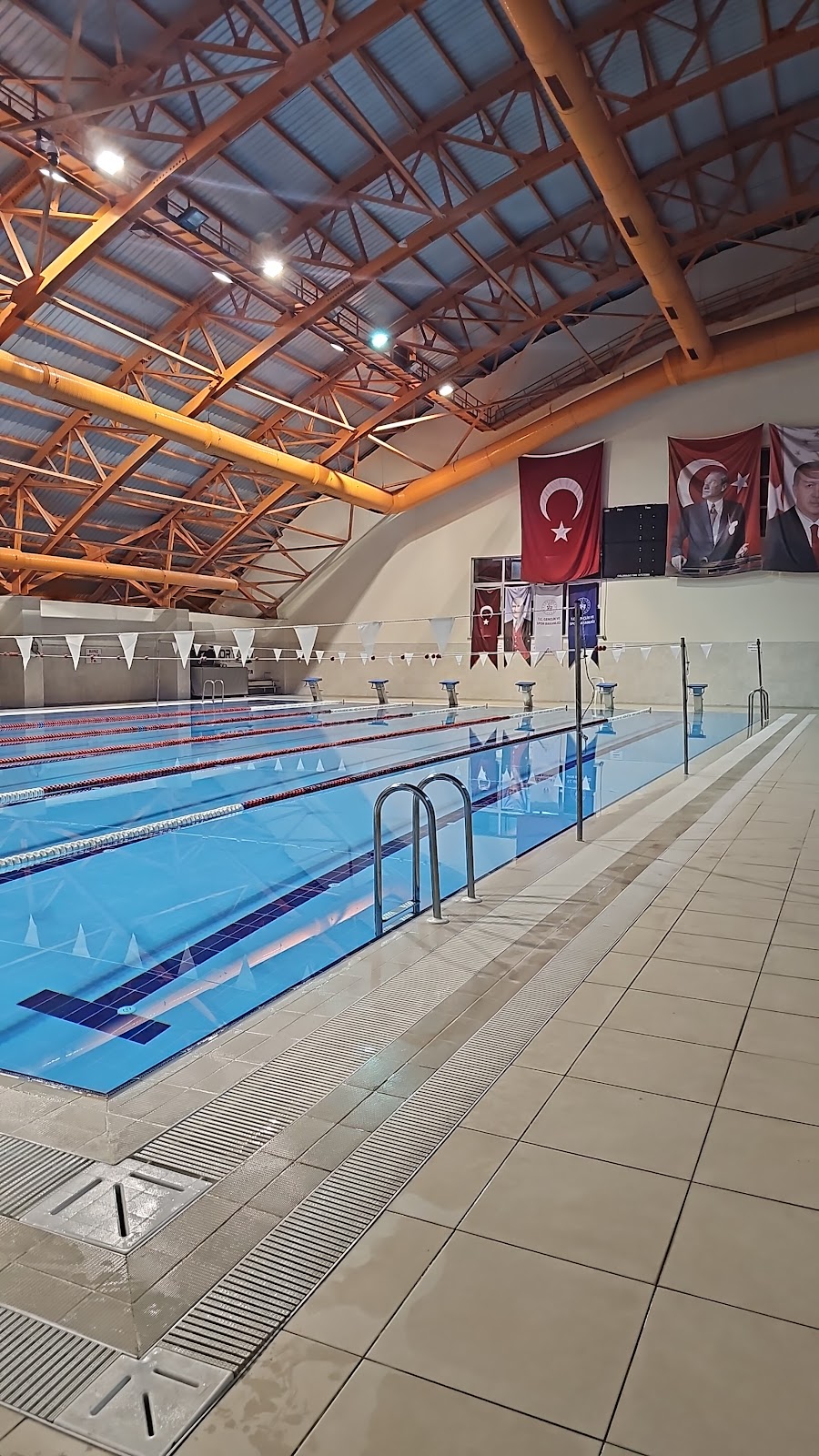 Çumra Yüzme Havuzu