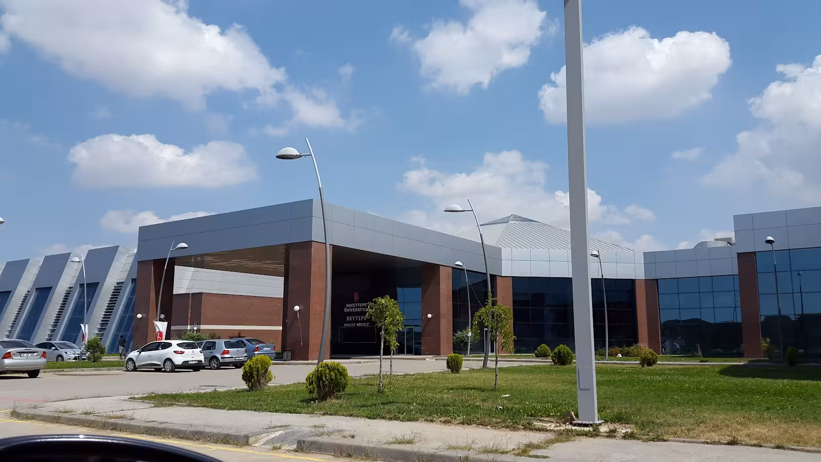 Hacettepe Üniversitesi Kongre Merkezi — Kongre Ve Konferans, Çankaya · fotoğraf 4