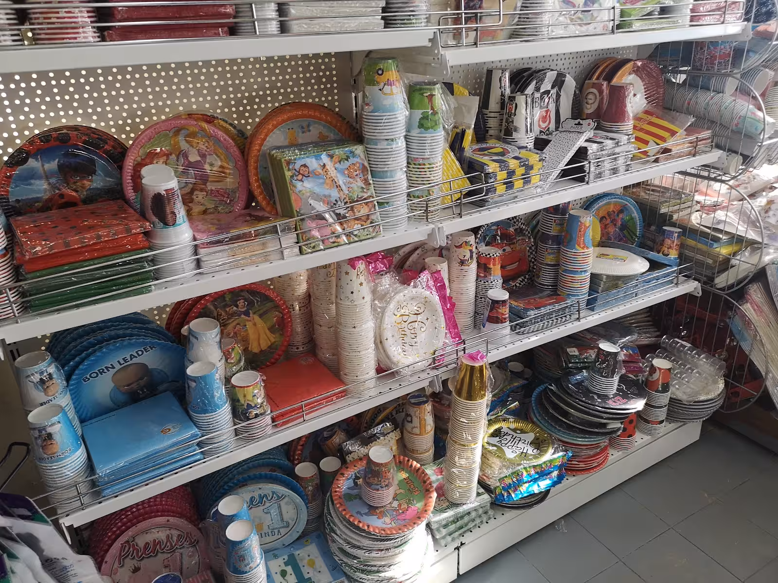 Şenli Parti Malzemeleri Uçan Balon - görsel 3