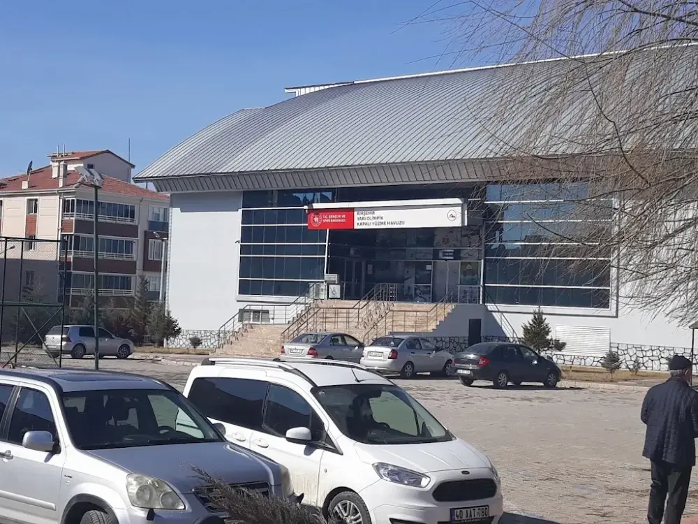 Yarı olimpik kapalı yüzme havuzu — Yüzme Havuzları, Merkez · fotoğraf 3