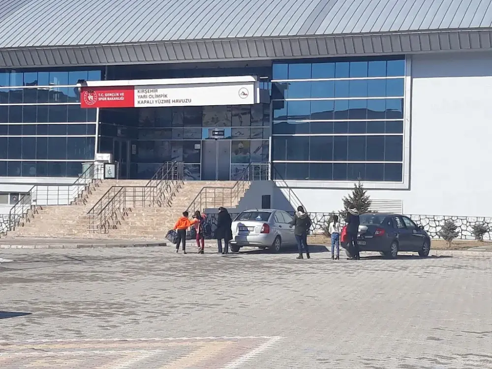 Yarı olimpik kapalı yüzme havuzu — Yüzme Havuzları, Merkez · fotoğraf 4