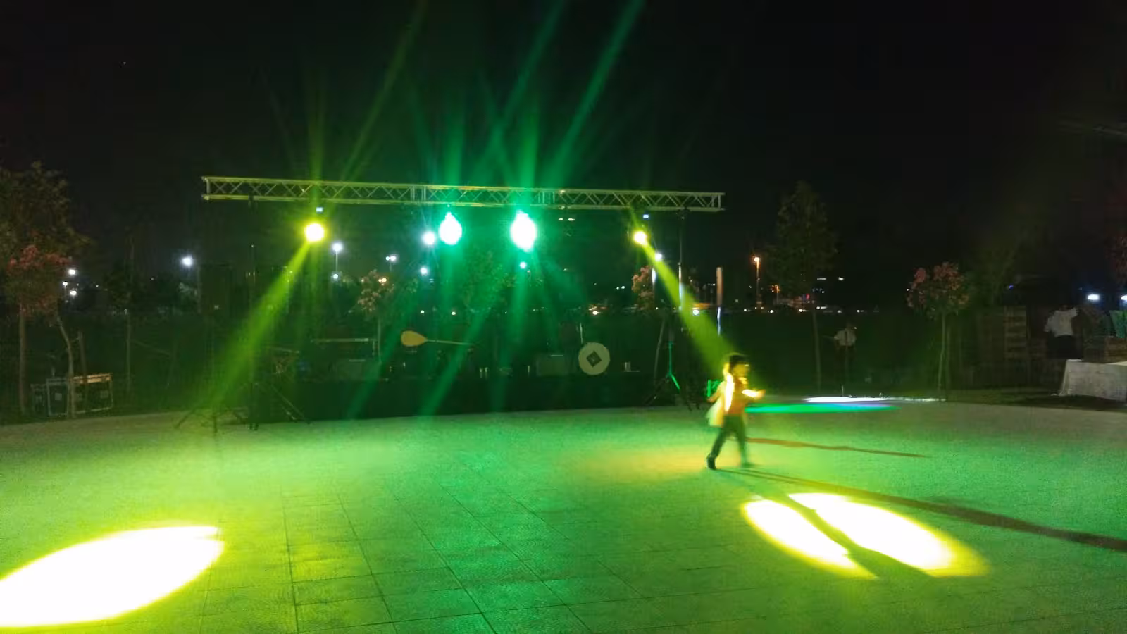 Eventinturkey Prodüksiyon ve Müzik Organizasyon Ses Işık Led Ekran Sahne Kongre Ekipmanları Prompter Kiralama Hizmeti - görsel 2