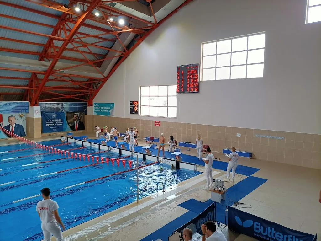 Kırklareli Kapalı Yüzme Havuzu — Yüzme Havuzları, Merkez · fotoğraf 1