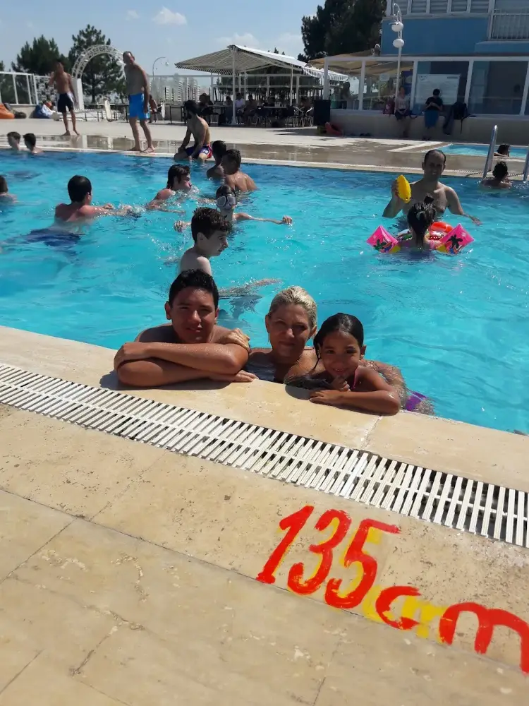 Polis Sosyal Tesisleri — Yüzme Havuzları, Merkez · fotoğraf 3