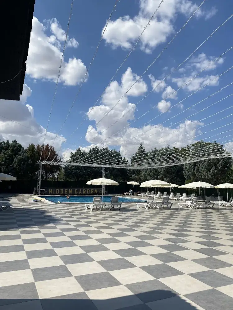 SECRET POOL — Yüzme Havuzları, Merkez · fotoğraf 2