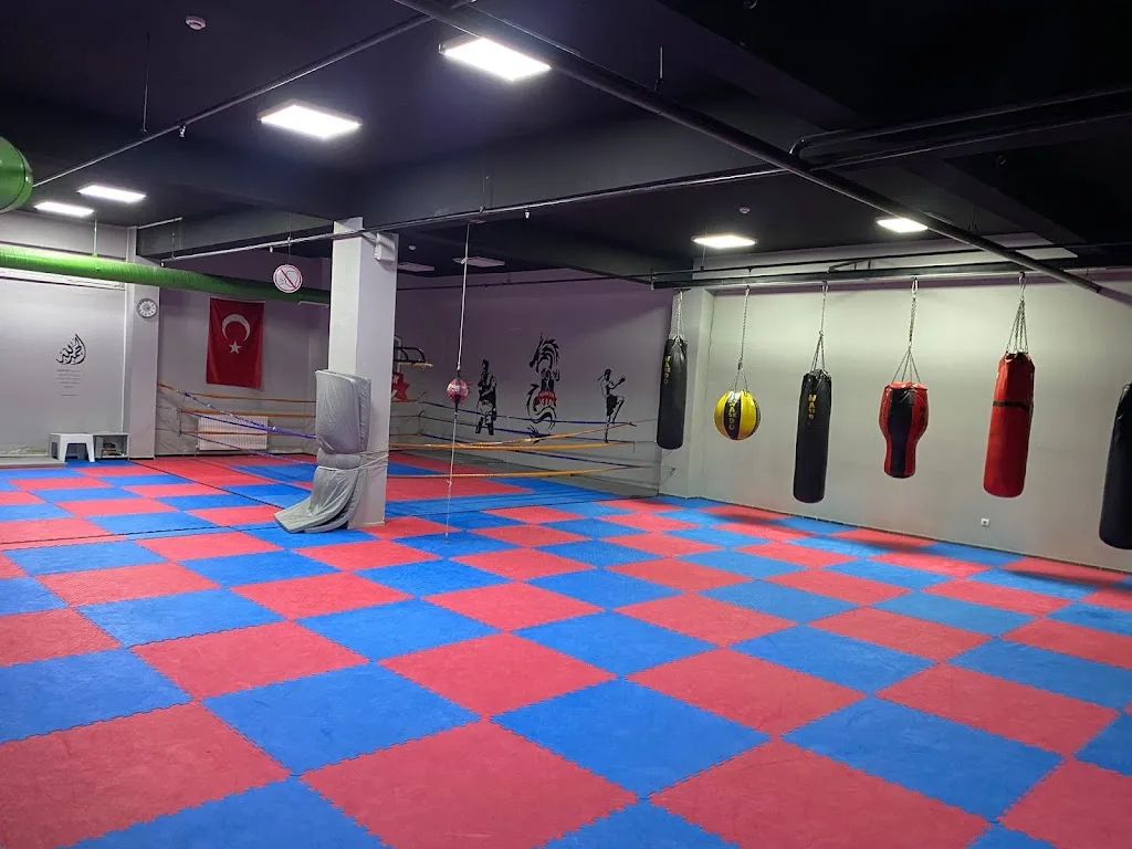 İYC Kayseri Spor Merkezi — Yüzme Havuzları, Melikgazi · fotoğraf 1