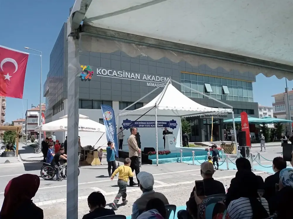 Kocasinan Akademi — Yüzme Havuzları, Kocasinan · fotoğraf 4