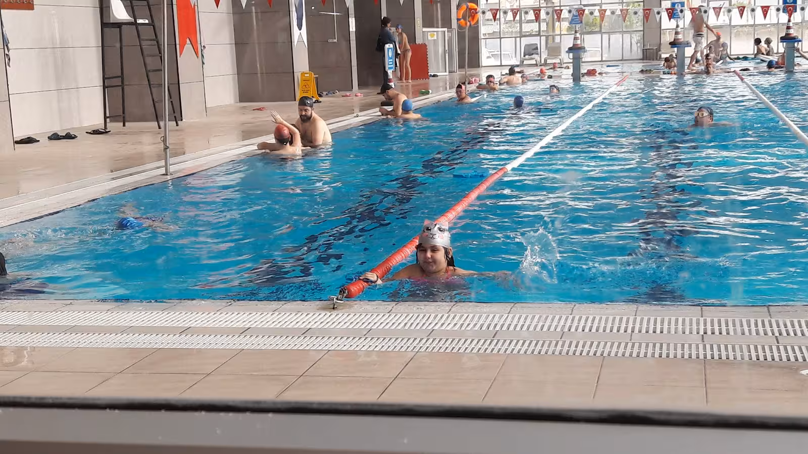 Bülent Ecevit Yüzme Havuzu ve Spor Tesisi — Yüzme Havuzları, Yenimahalle · fotoğraf 2