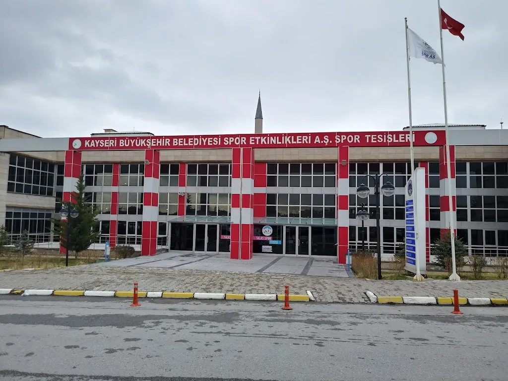 Talas Spor Merkezi — Yüzme Havuzları, Talas · fotoğraf 1