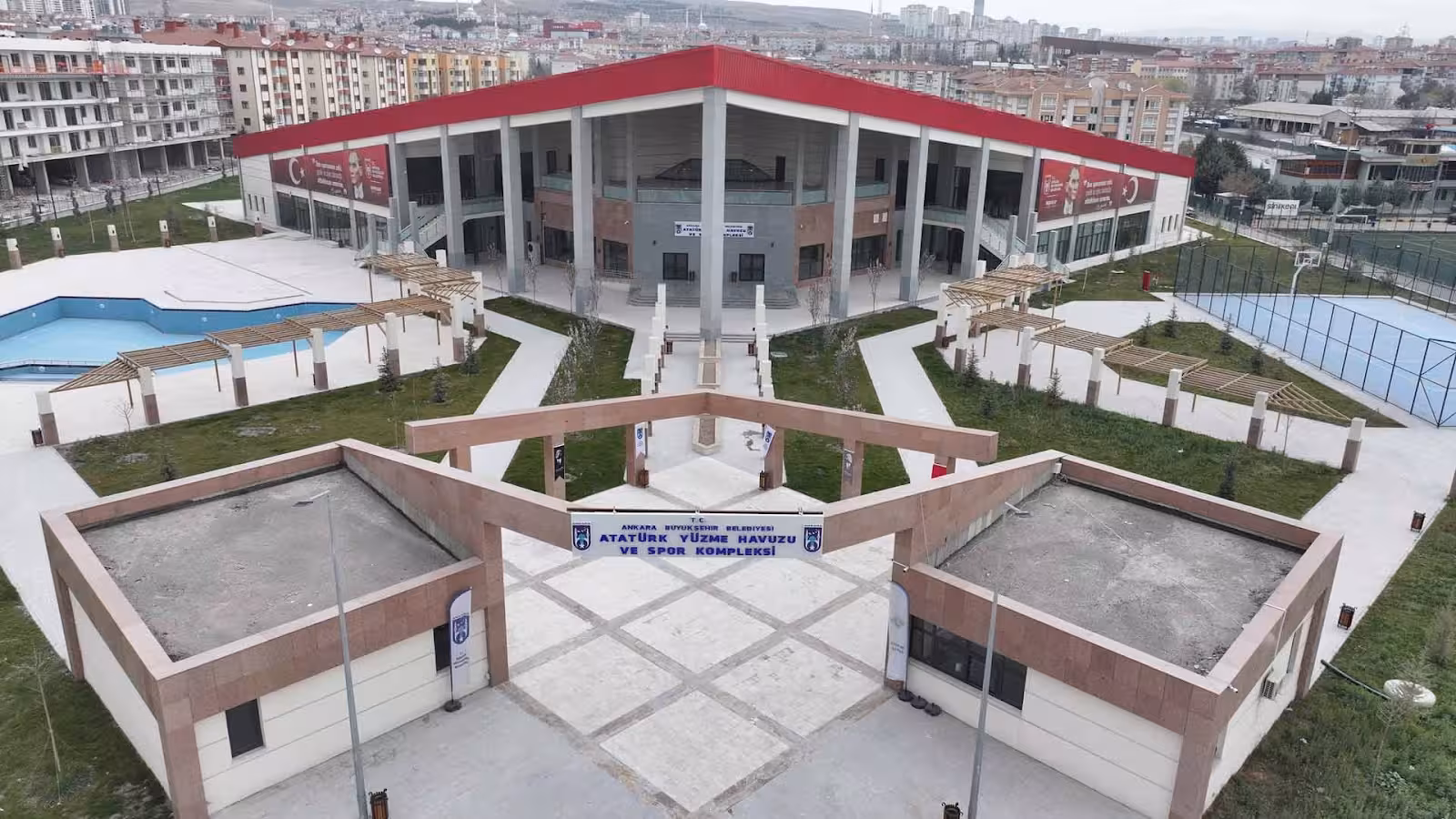 ANKARA BÜYÜKŞEHİR BELEDİYESİ ATATÜRK YÜZME HAVUZU VE SPOR KOMPLEKSİ — Yüzme Havuzları · fotoğraf 1