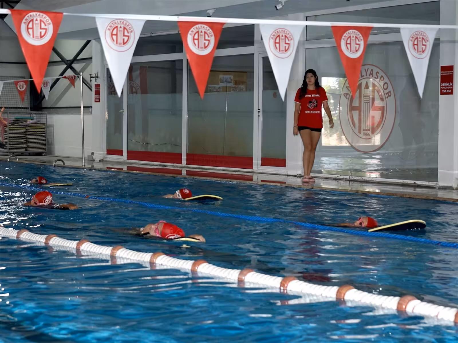 Antalyaspor Kapalı Yüzme Havuzu — Yüzme Havuzları, Muratpaşa · fotoğraf 2