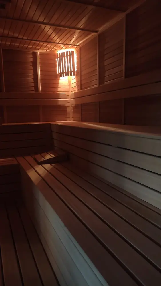 25. Yıl kapalı yüzme havuzu sauna gym spor salonu — Yüzme Havuzları, Melikgazi · fotoğraf 2