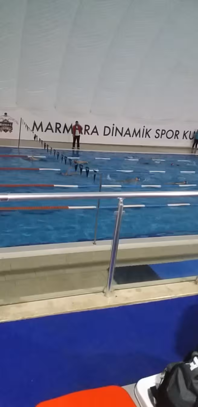 KAPALI YÜZME HAVUZU — Yüzme Havuzları, İzmit · fotoğraf 3
