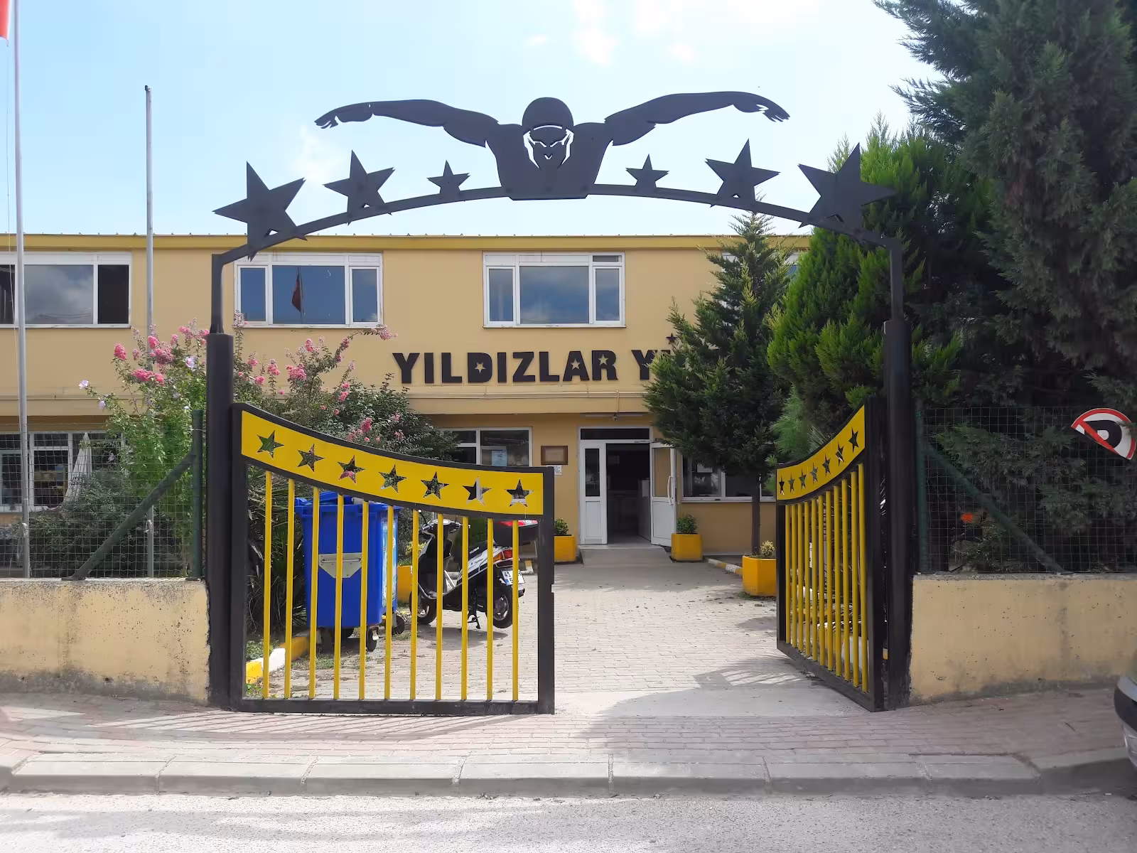 Yıldızlar Yüzme Kulübü — Yüzme Havuzları, İzmit · fotoğraf 2