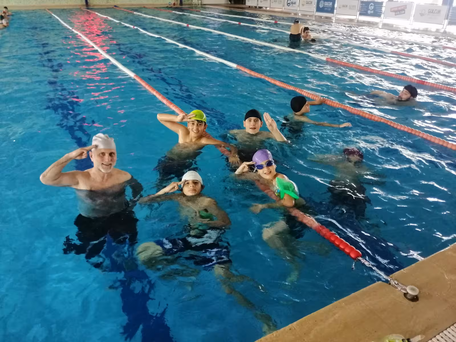 Gölcük Belediyesi Kapalı Yüzme Havuzu Ve Spor Kompleksi — Yüzme Havuzları, Gölcük · fotoğraf 2