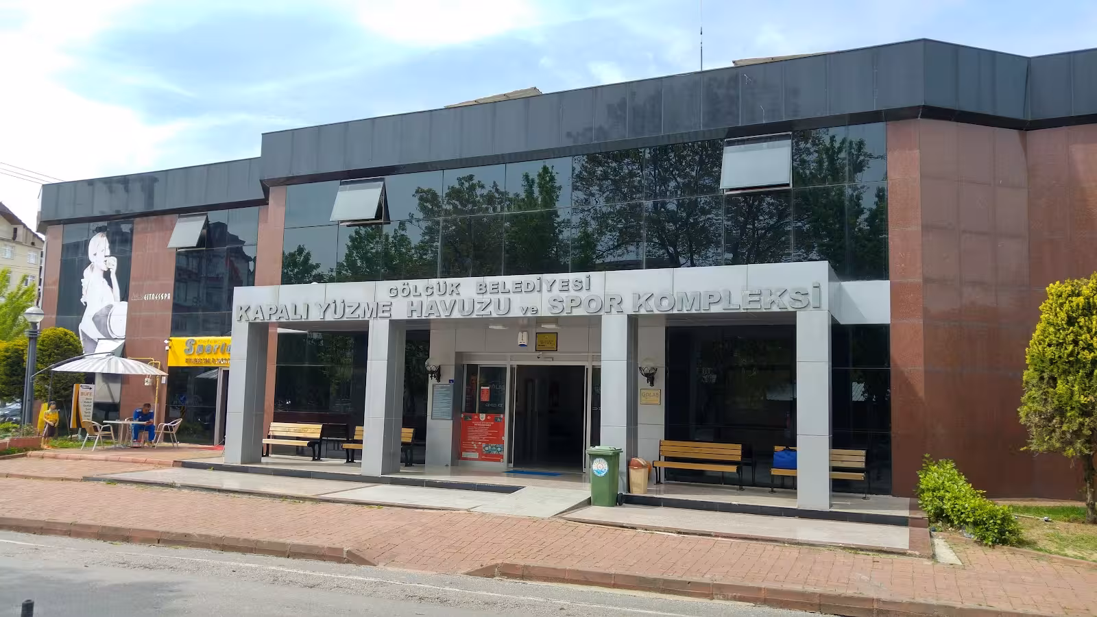 Gölcük Belediyesi Kapalı Yüzme Havuzu Ve Spor Kompleksi — Yüzme Havuzları, Gölcük · fotoğraf 3