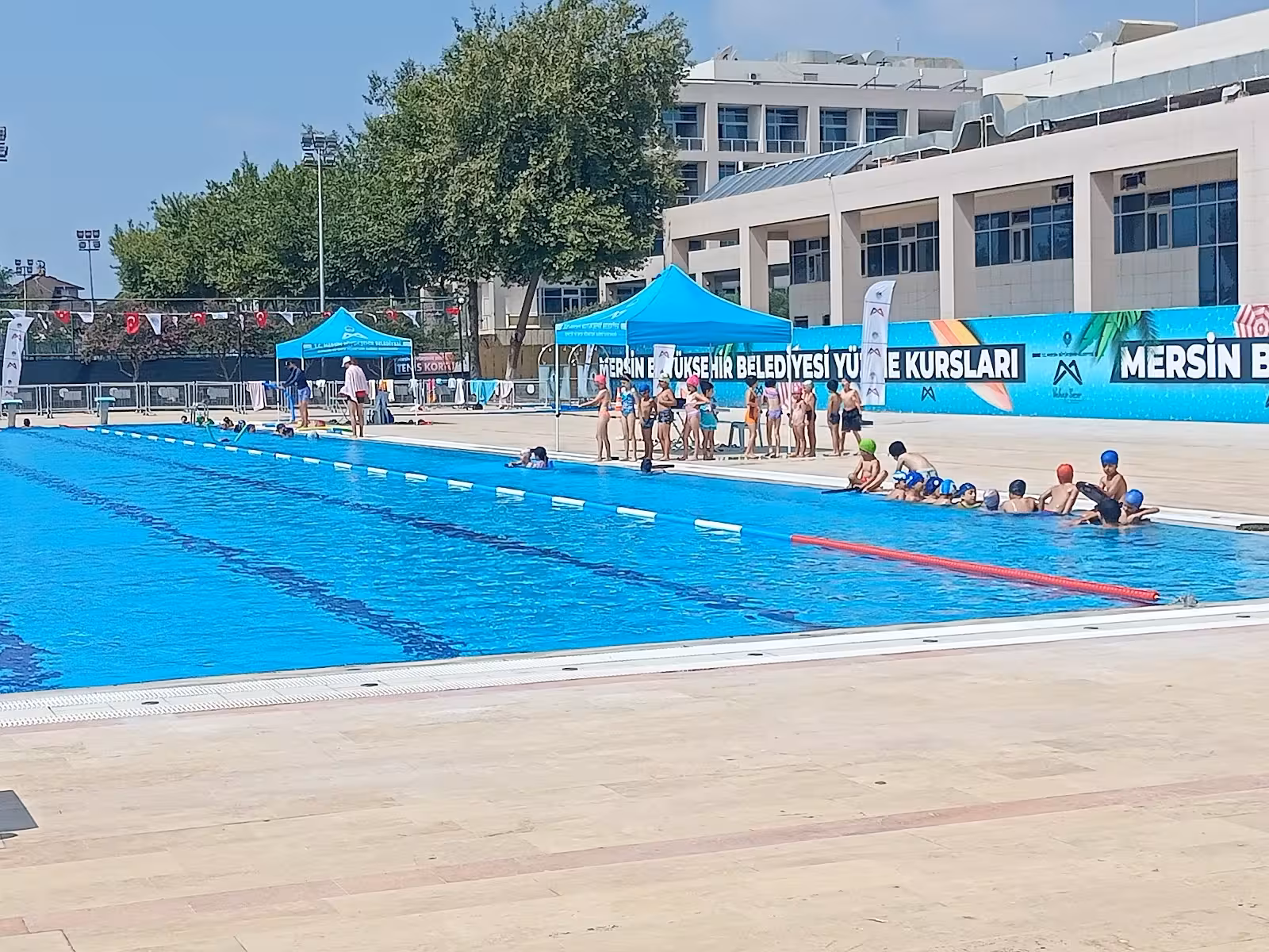 Mersin Büyükşehir Belediyesi Spor Tesisleri — Yüzme Havuzları, Yenişehir · fotoğraf 1