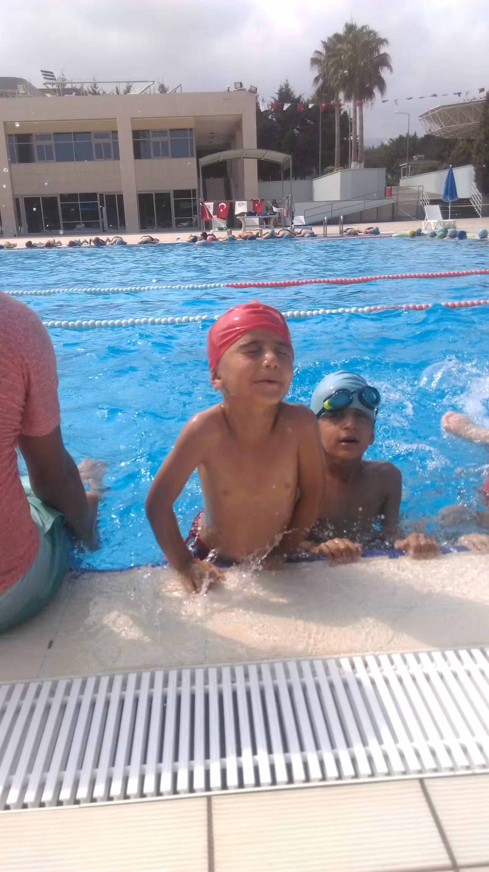 Mersin Büyükşehir Belediyesi Spor Tesisleri — Yüzme Havuzları, Yenişehir · fotoğraf 3