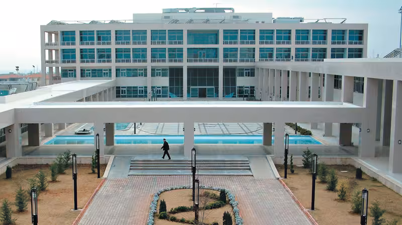 Mersin Büyükşehir Belediyesi Spor Tesisleri — Yüzme Havuzları, Yenişehir · fotoğraf 5