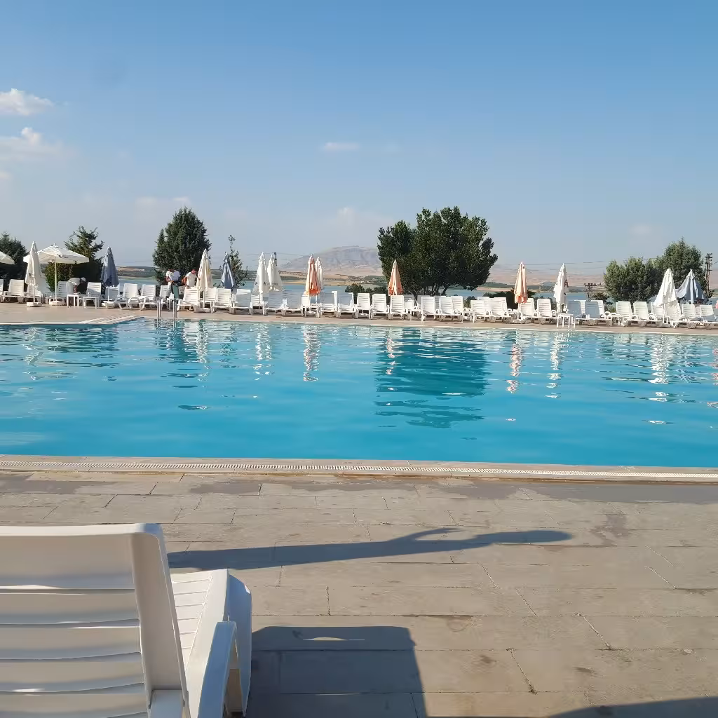 Havuz — Yüzme Havuzları, Mezitli · fotoğraf 1