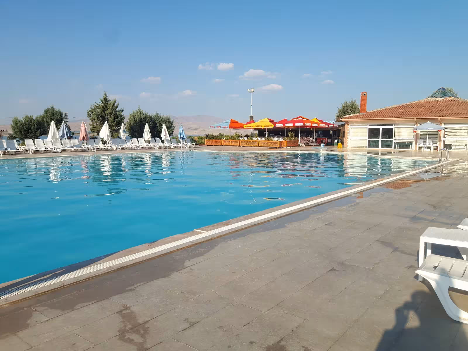 Havuz — Yüzme Havuzları, Mezitli · fotoğraf 4