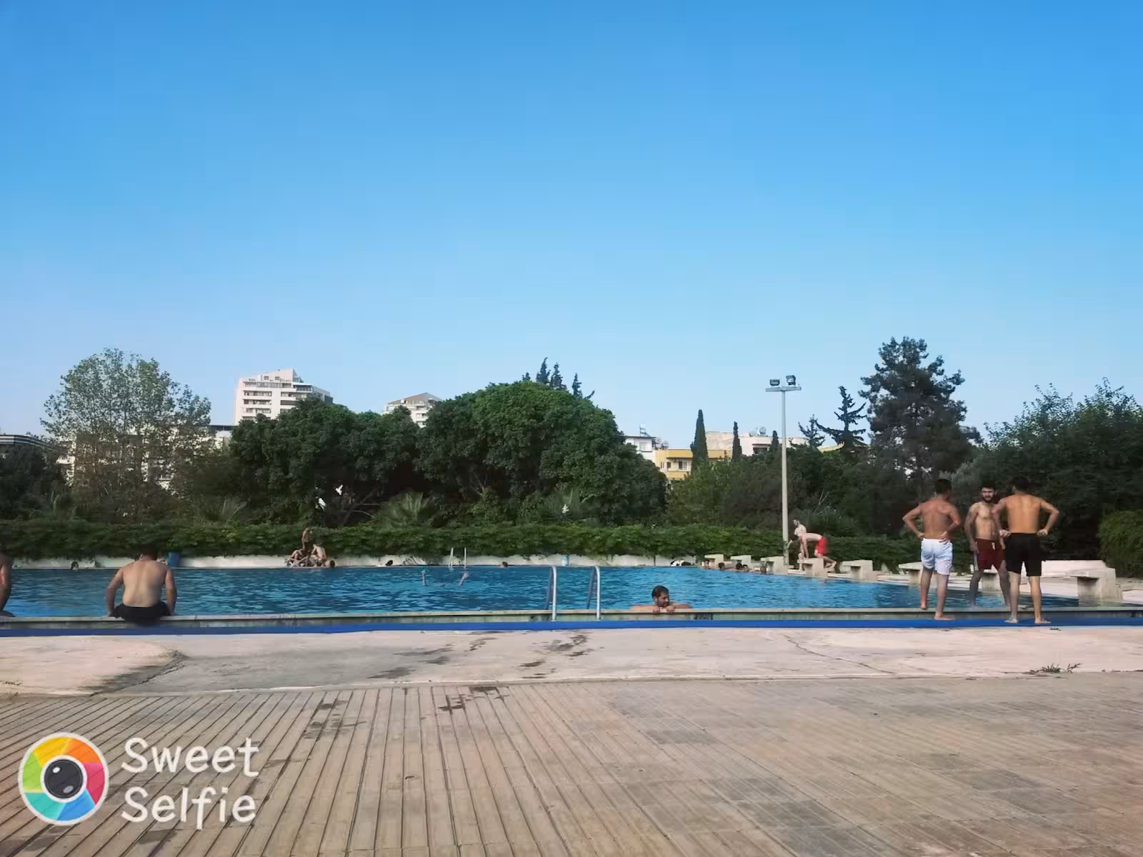 Havuz — Yüzme Havuzları, Mezitli · fotoğraf 5