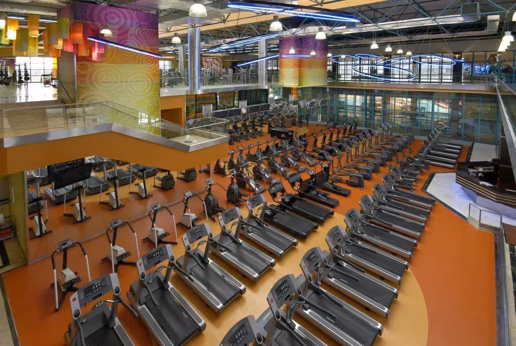 Sports International Mersin Marina — Yüzme Havuzları, Yenişehir · fotoğraf 1