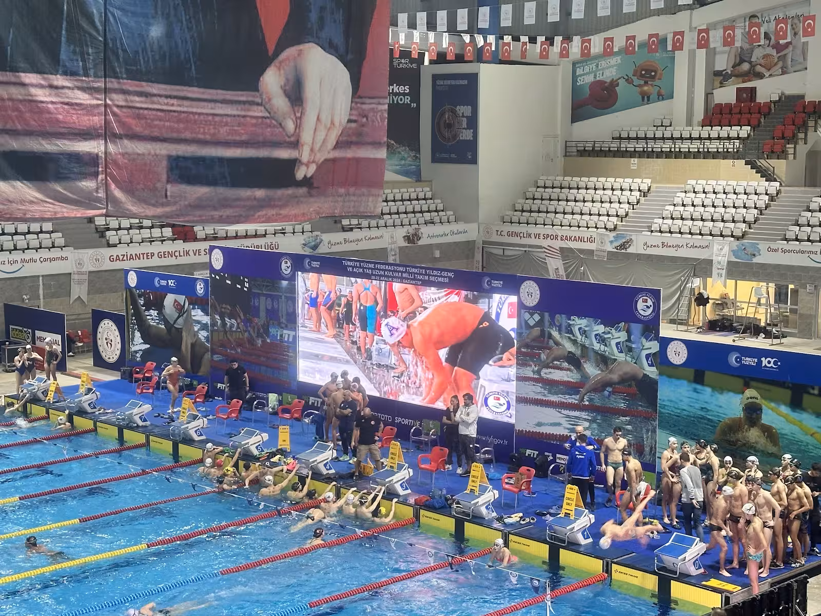 Gaziantep Olimpik Yüzme Havuzu Özel Yüzme Dersleri — Yüzme Havuzları, Şehitkamil · fotoğraf 3