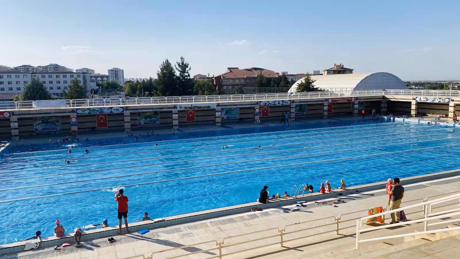 Gençlik Ve Spor Müdürlüğü Yüzme Havuzu — Yüzme Havuzları, Yenişehir · fotoğraf 1