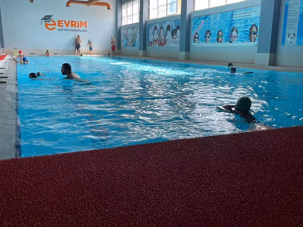 Diyarbakır Aqua Plus Yüzme Havuzu — Yüzme Havuzları, Kayapınar · fotoğraf 1