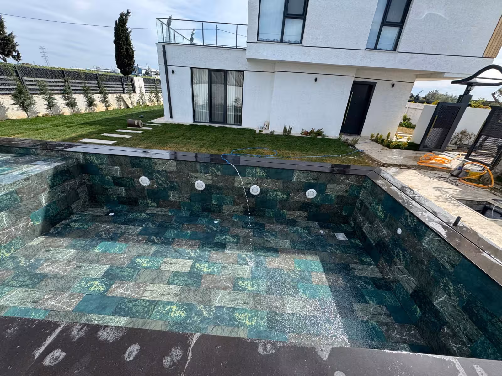Dizayn Havuz Sistemleri Diyarbakır — Yüzme Havuzları · fotoğraf 3