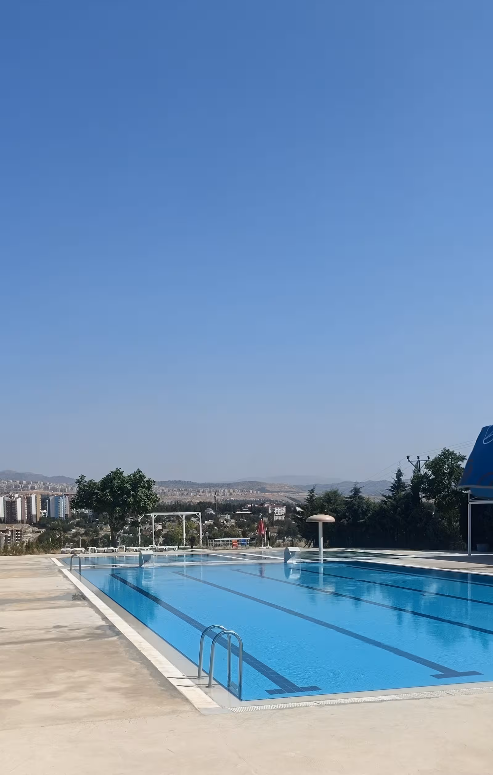 Severler Yaşam ve Spor Merkezi — Yüzme Havuzları, Merkez · fotoğraf 1