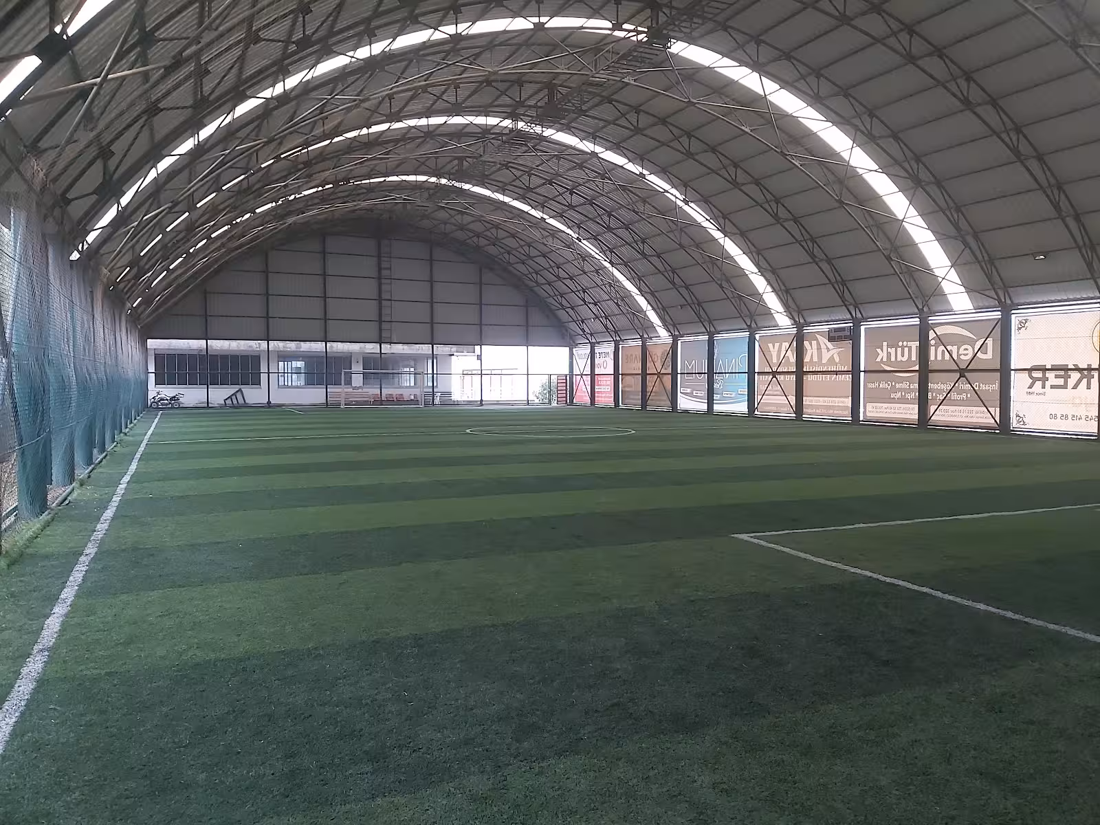 Severler Yaşam ve Spor Merkezi — Yüzme Havuzları, Merkez · fotoğraf 2