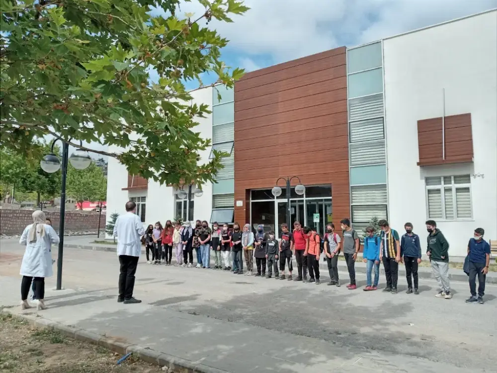 HACILAR SOSYAL YAŞAM MERKEZİ(Kadın Ve Gençlik Merkezi) — Yüzme Havuzları · fotoğraf 4