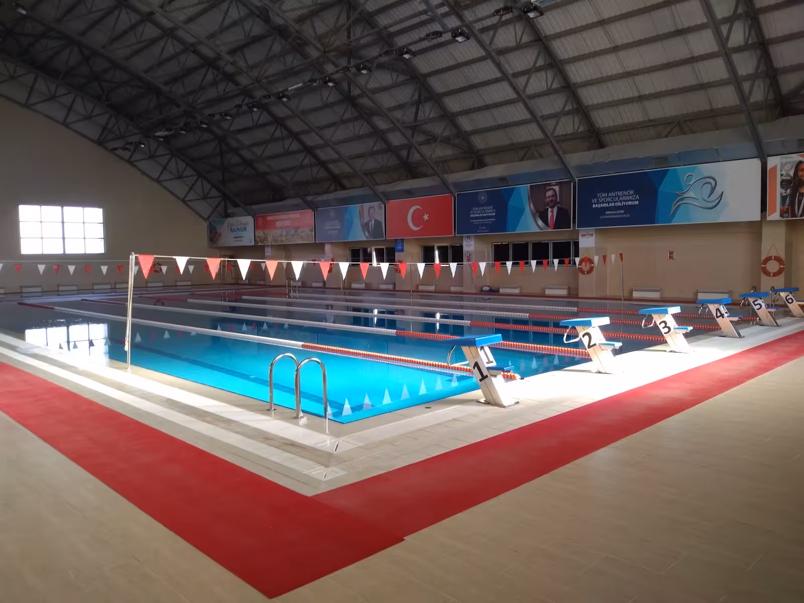 Afyonkarahisar Yarı Olimpik Kapalı Yüzme Havuzu — Yüzme Havuzları, Merkez · fotoğraf 4