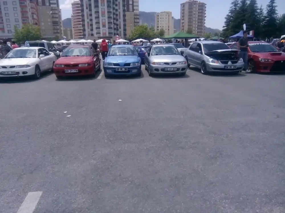 Gençlik ve Spor — Yüzme Havuzları, Melikgazi · fotoğraf 2