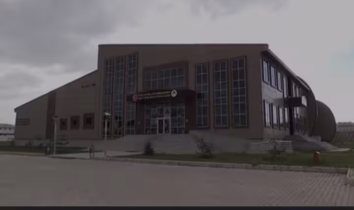 İbrahim Çeçen Üniversitesi Yarı Olimpik Kapalı Yüzme Havuzu — Yüzme Havuzları, Merkez · fotoğraf 3