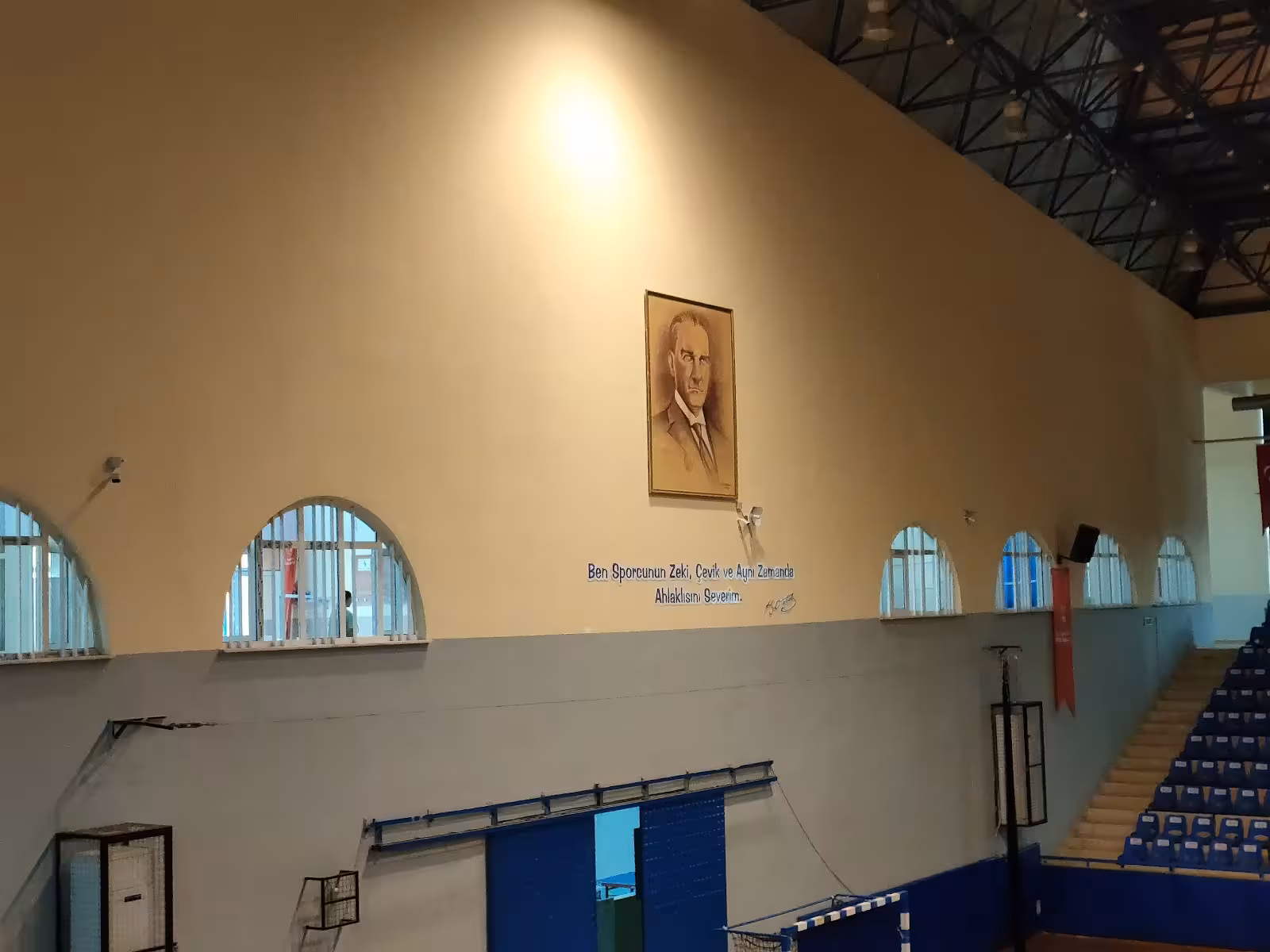 Mimar Sinan Kapalı Spor Salonu — Yüzme Havuzları · fotoğraf 3