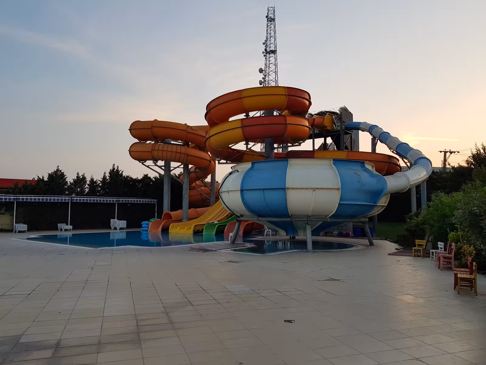 Akyıldız Aquapark — Yüzme Havuzları, Karesi · fotoğraf 1