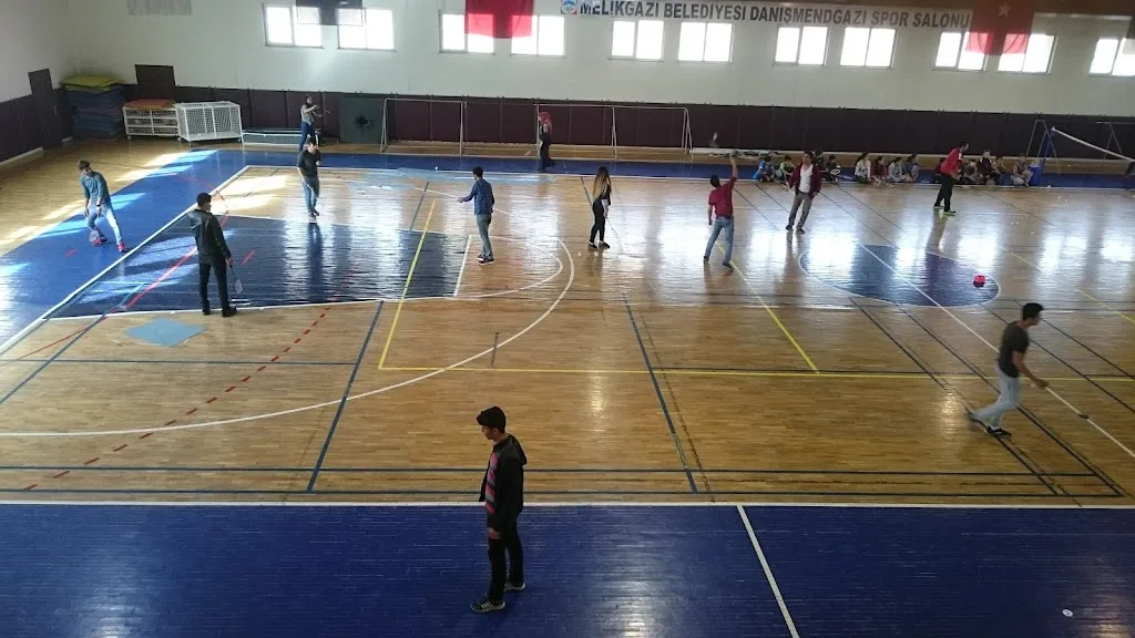 Melikgazi Spor Tesisleri — Yüzme Havuzları, Melikgazi · fotoğraf 1