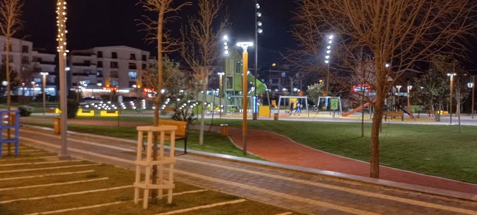 Altıeylül Belediyesi Kapalı Yüzme Havuzu — Yüzme Havuzları · fotoğraf 2