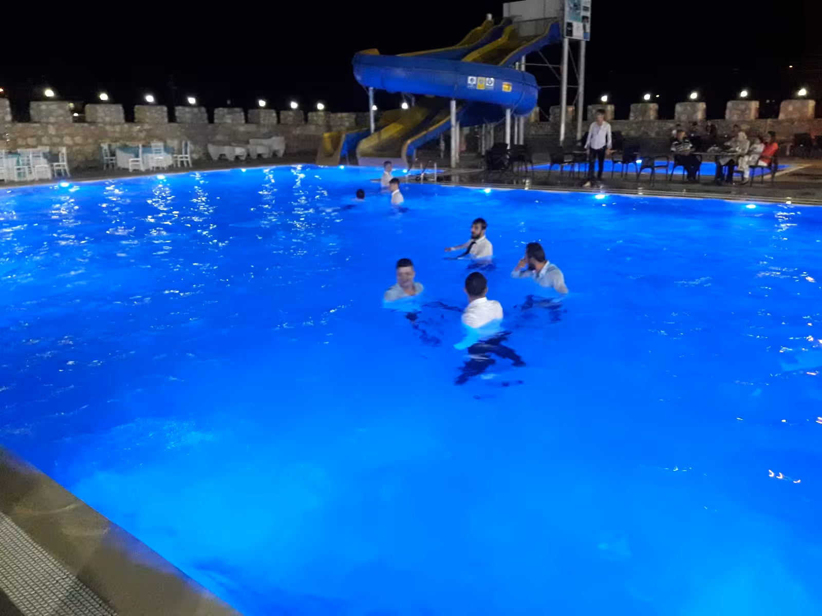 Serdivan Bayırköy Yarı Olimpik Yüzme Havuzu — Yüzme Havuzları, Merkez · fotoğraf 2